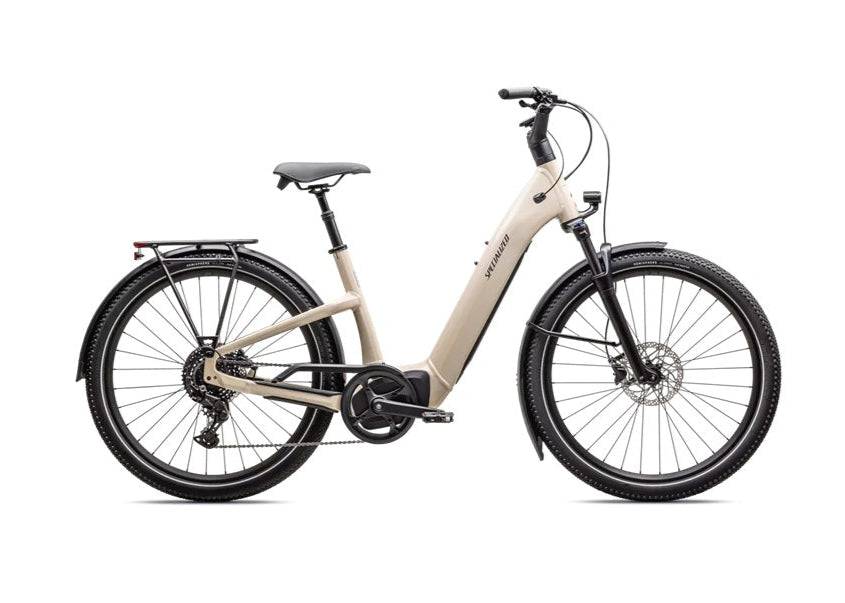 Specialized Turbo Como 4.0 shown in SAND / BLACK REFLECTIVE.